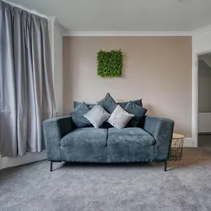 Stylish - Fast Wi-fi-free Parking Holiday home